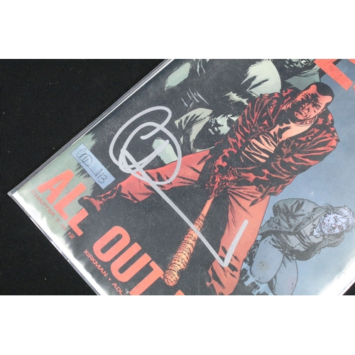 378 - Comics - Around 80 The Walking Dead related comics and graphic novel books including Image examples ... 