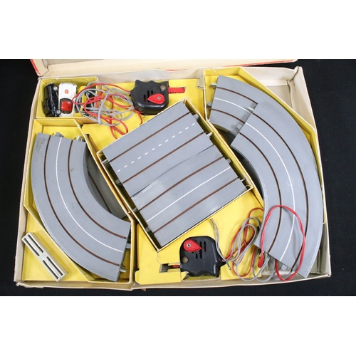 Collection of Triang OO gauge model rail sets and Triang Minic sets to ...
