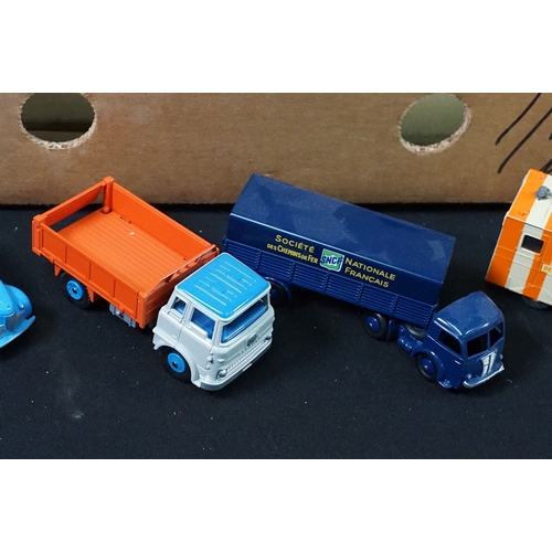 1394 - 33 Diecast models to include Dinky Atlas Editions and Corgi examples, in vg condition overall