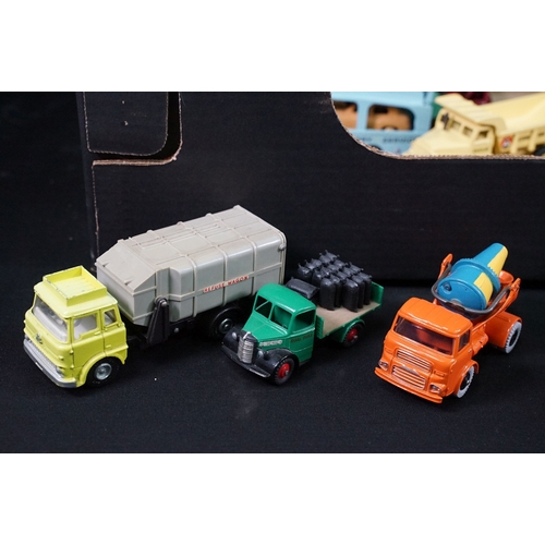 1399 - 30 Mid 20th C onwards diecast models to include Dinky and Corgi examples, with signs of reconditioni... 