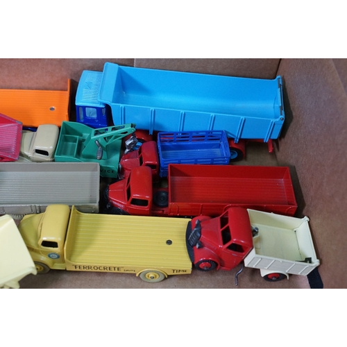 1399 - 30 Mid 20th C onwards diecast models to include Dinky and Corgi examples, with signs of reconditioni... 