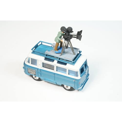 1402 - Boxed Corgi 479 Commer Mobile Camera Van diecast model with cameraman figure, diecast vg with minor ... 