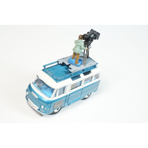 1402 - Boxed Corgi 479 Commer Mobile Camera Van diecast model with cameraman figure, diecast vg with minor ... 
