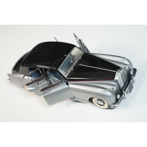 1403 - Three Franklin Mint diecast models to include 1967 Morris Mini Cooper with tag, 1955 Rolls Royce Sil... 