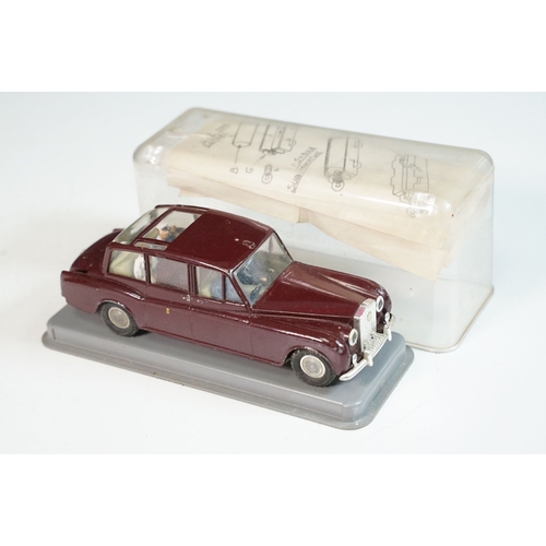 1414 - Three cased Dinky diecast models to include 158 Rolls Royce Silver Shadow in metallic red, 163 Volks... 