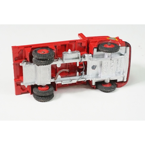 1418 - Four boxed Dinky commercial diecast models to include 917 Mercedes Benz Truck and Trailer (with inne... 