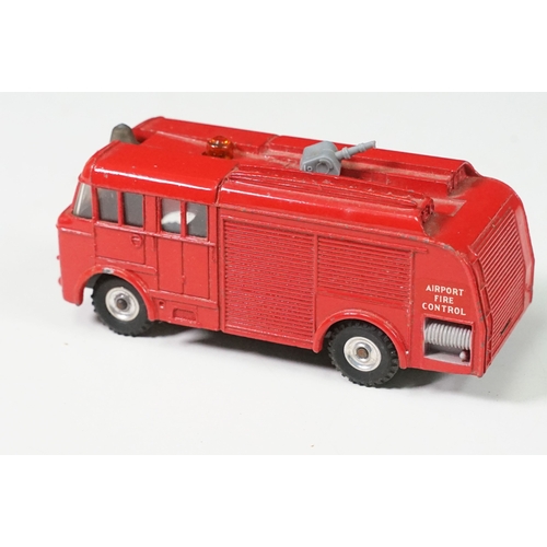 1418 - Four boxed Dinky commercial diecast models to include 917 Mercedes Benz Truck and Trailer (with inne... 