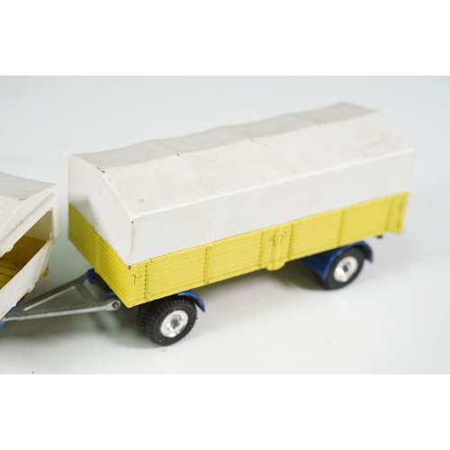 1418 - Four boxed Dinky commercial diecast models to include 917 Mercedes Benz Truck and Trailer (with inne... 
