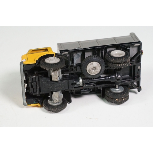1421 - Seven boxed diecast / plastic / tin plate models to include Britains 9670 Dump Truck, The Morriss Sc... 