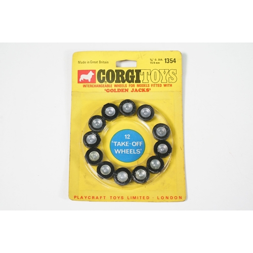 1392 - 15 Carded Corgi 1354 Golden Jacks Take off Wheel sets, all complete and unopened, showing card bend ... 