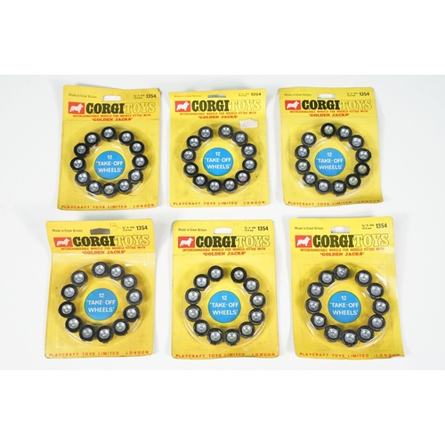 1392 - 15 Carded Corgi 1354 Golden Jacks Take off Wheel sets, all complete and unopened, showing card bend ... 