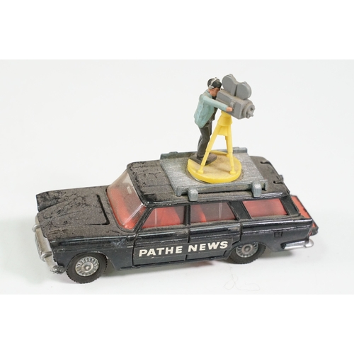 1430 - Two Dinky diecast models and sets to include 63 Mayo Composite Aircraft and 772 British Road Signs, ... 