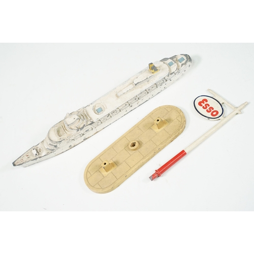 1430 - Two Dinky diecast models and sets to include 63 Mayo Composite Aircraft and 772 British Road Signs, ... 