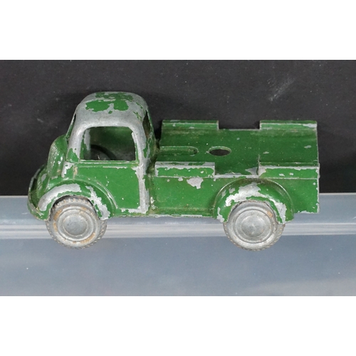 1432 - Around 95 Mid 20th C onwards playworn diecast models to  include Charbens Miniatures, Matchbox Serie... 