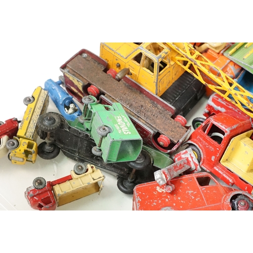 1432 - Around 95 Mid 20th C onwards playworn diecast models to  include Charbens Miniatures, Matchbox Serie... 