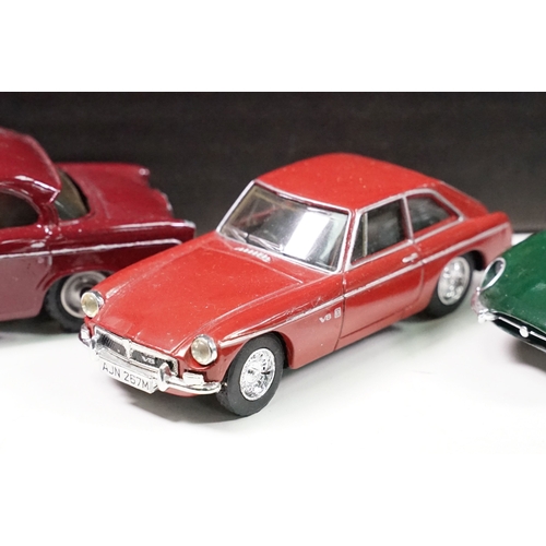 1435 - Around 60 Mid 20th C onwards diecast models to include Corgi, Dinky and Matchbox examples, some sign... 