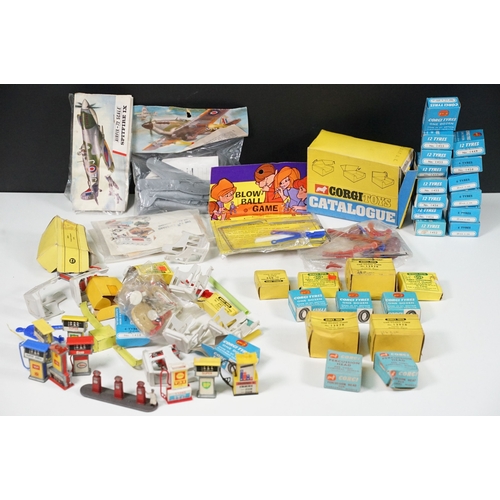 1438 - Large collection of mainly Corgi & Dinky accessories to include 3 x boxed Dinky 13978 One Dozen Tyre... 