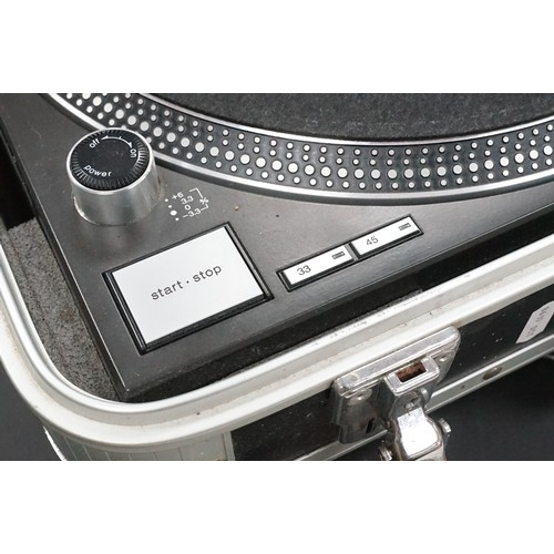 Hi-Fi - Technics SL-1210 M3D turntable in fitted flightcase