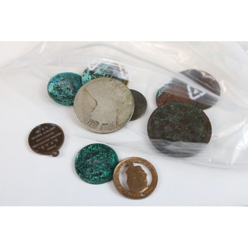 426 - A collection of mainly British pre decimal coins to include Queen Victoria and silver examples toget... 