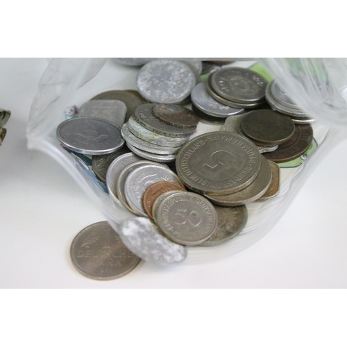 426 - A collection of mainly British pre decimal coins to include Queen Victoria and silver examples toget... 