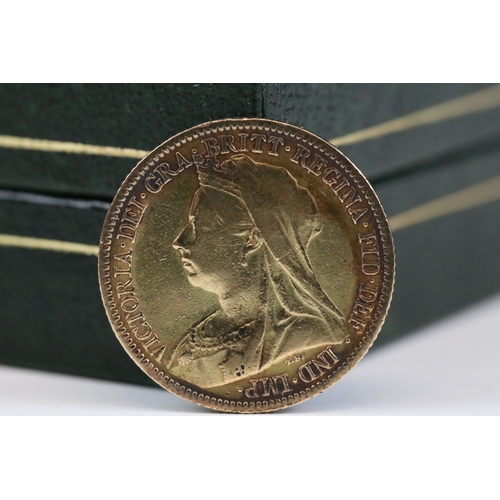 411 - A United Kingdom Queen Victoria 1900 gold half sovereign coin.