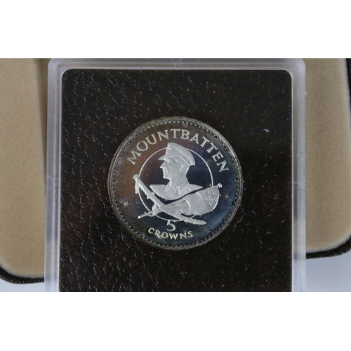 415 - A Royal Canadian Mint 1972 annual coin year set to include silver together with a Turks And Caicos I... 