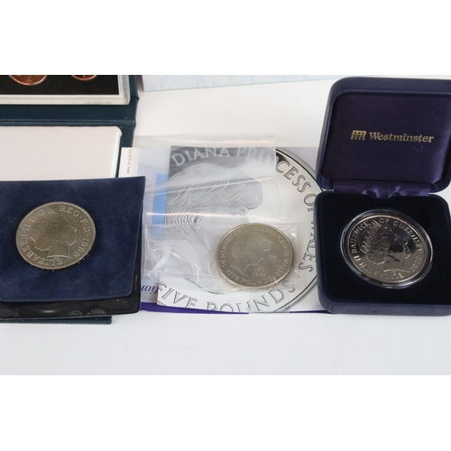 417 - A small collection of mixed coins to include Royal Mint brilliant uncirculated annual coin proof yea... 