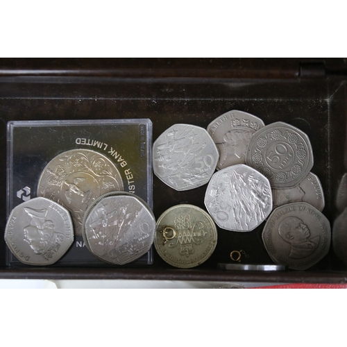 430 - A collection of mainly British coins to include decimal and pre decimal examples to include silver t... 