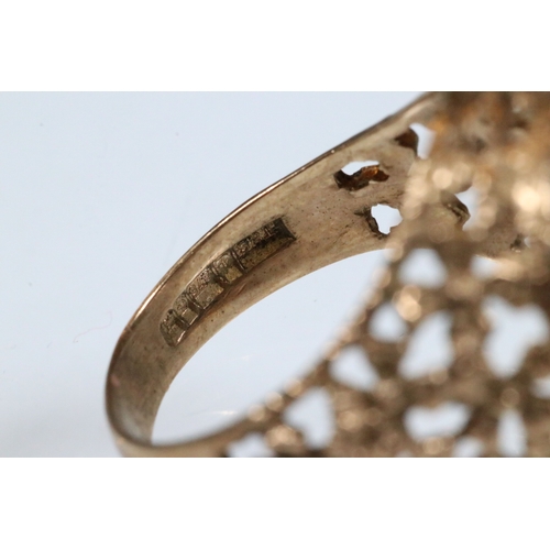 196 - Group of jewellery to include a 9ct gold ring mount with floral design pierced shoulders (hallmarked... 