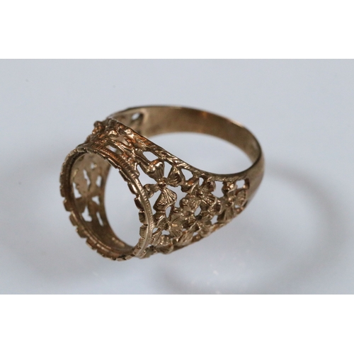 196 - Group of jewellery to include a 9ct gold ring mount with floral design pierced shoulders (hallmarked... 