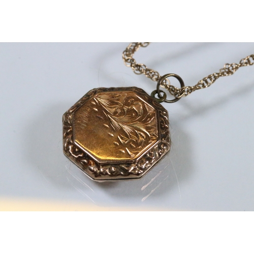207 - Group of jewellery to include a bar brooch (marked 18ct), a small signet ring (marked 9ct, size D), ... 