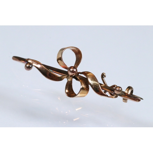 221 - Pair of 9ct gold cufflinks having engraved navette shaped heads united by chains (hallmarked Birming... 