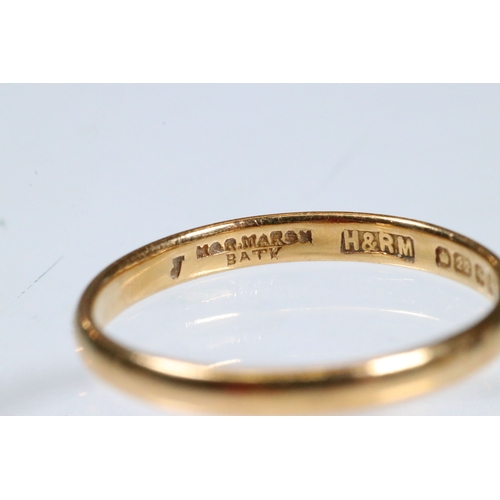 222 - 22ct gold wedding band ring of plain form. Hallmarked Birmingham 1934. Size Q.5.