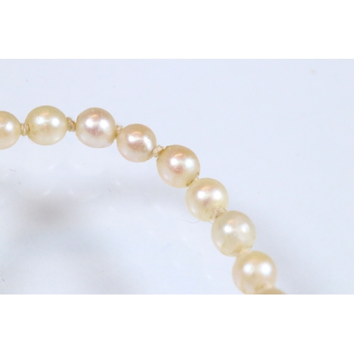 225 - Group of silver jewellery to include a flat link necklace chain (hallmarked to jump link, measures 1... 