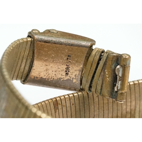 116 - Group of 19th Century and later jewellery and findings to include a Victorian mourning brooch with b... 