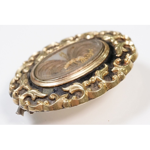 116 - Group of 19th Century and later jewellery and findings to include a Victorian mourning brooch with b... 