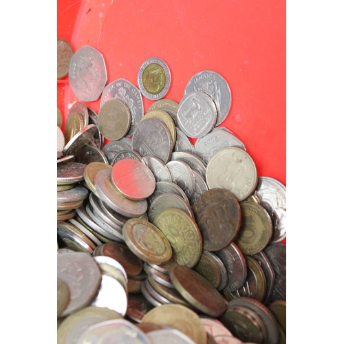 422 - A collection of mixed coins to include British pre decimal and world examples together with commemor... 