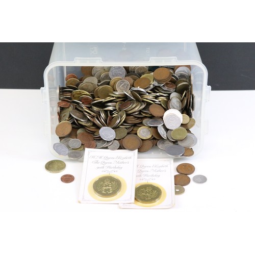 407 - A collection of mixed British pre decimal and world coins together with a quantity of tokens.