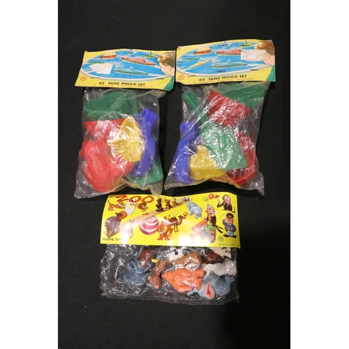 72 - Collection of boxed vintage toys and games to include 4 x View Masters, De La Rue Canasta, Merit Gyr... 