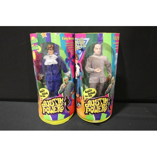 78 - 18 Boxed TV related toys, figures and collectables to include 2 x Trendmasters Austin Powers figures... 
