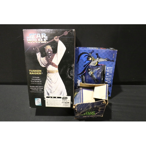 78 - 18 Boxed TV related toys, figures and collectables to include 2 x Trendmasters Austin Powers figures... 