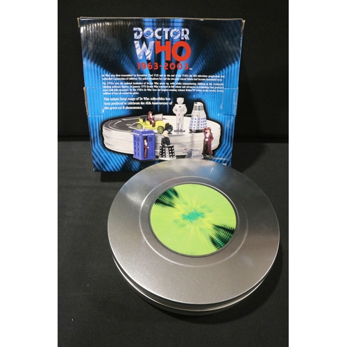 80 - Seven boxed figures and figure sets to include 2 x Star Wars Bend-Ems 4 piece gift sets (variants), ... 