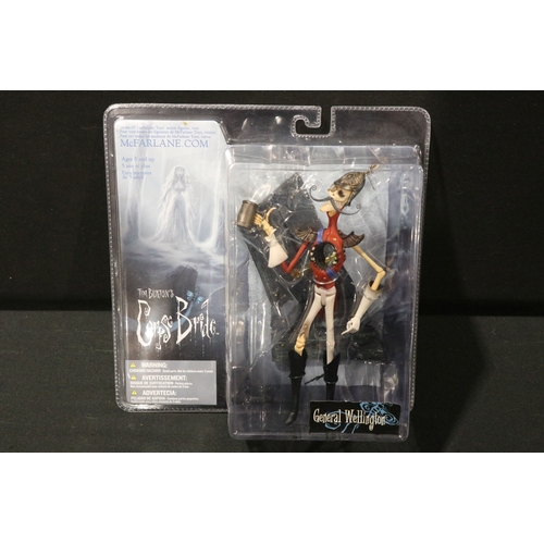 80 - Seven boxed figures and figure sets to include 2 x Star Wars Bend-Ems 4 piece gift sets (variants), ... 