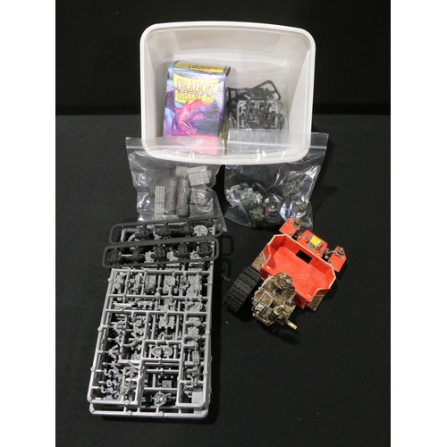 86 - Games Workshop - Collection of plastic figures, accessories and vehicles to include Space Marine and... 