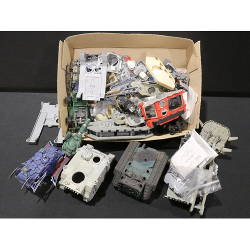 86 - Games Workshop - Collection of plastic figures, accessories and vehicles to include Space Marine and... 