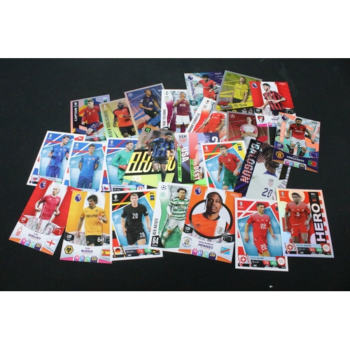 88 - Football - 35 Corinthian figures along with boxed Corinthian Super Club set and a quantity of footba... 