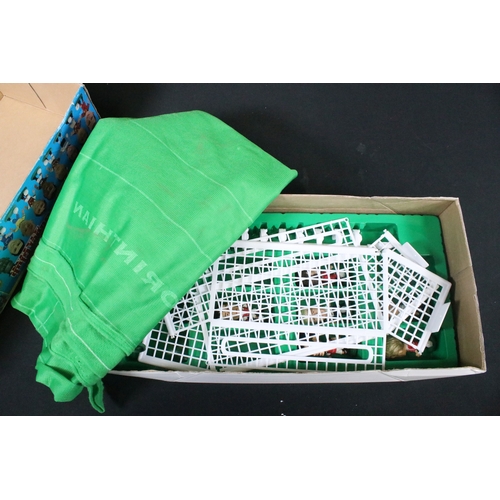 88 - Football - 35 Corinthian figures along with boxed Corinthian Super Club set and a quantity of footba... 