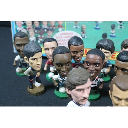 88 - Football - 35 Corinthian figures along with boxed Corinthian Super Club set and a quantity of footba... 
