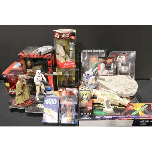 89 - Star Wars - 10 Boxed Star Wars figures, toys and collectables plus additional unboxed items featurin... 