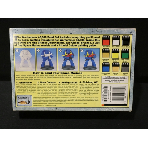 85 - Games Workshop - Boxed Warhammer 40,000 Space Marine Paint Set complete with figures on spruce, brus... 